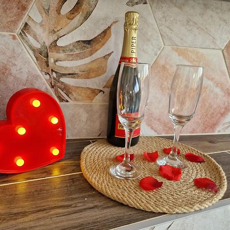 Atoumo Appartement Love Jacuzzi & Jardin Disneyland Paris Quincy-Voisins Bagian luar foto